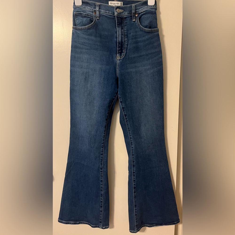 Abercrombie & Fitch Ultra High Rise Flare Curve Love Jeans
